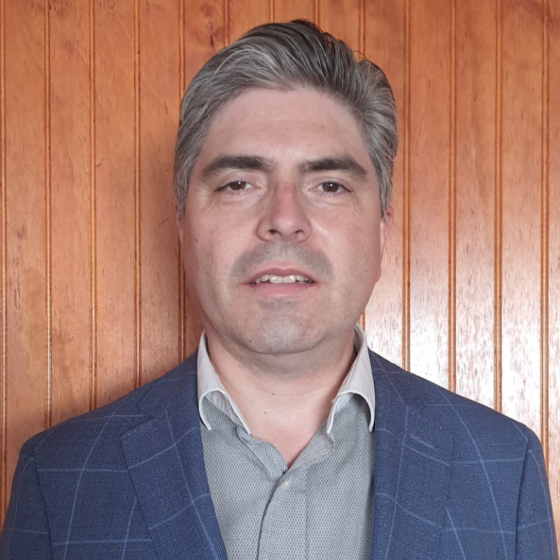 Dr(c). Roberto Fica Domke